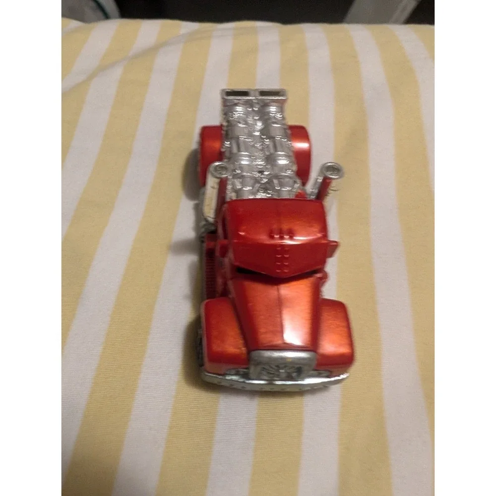 2015 Hot Wheels Turbine Time Red HW City Elwoods Garage Diecast Truck HW15